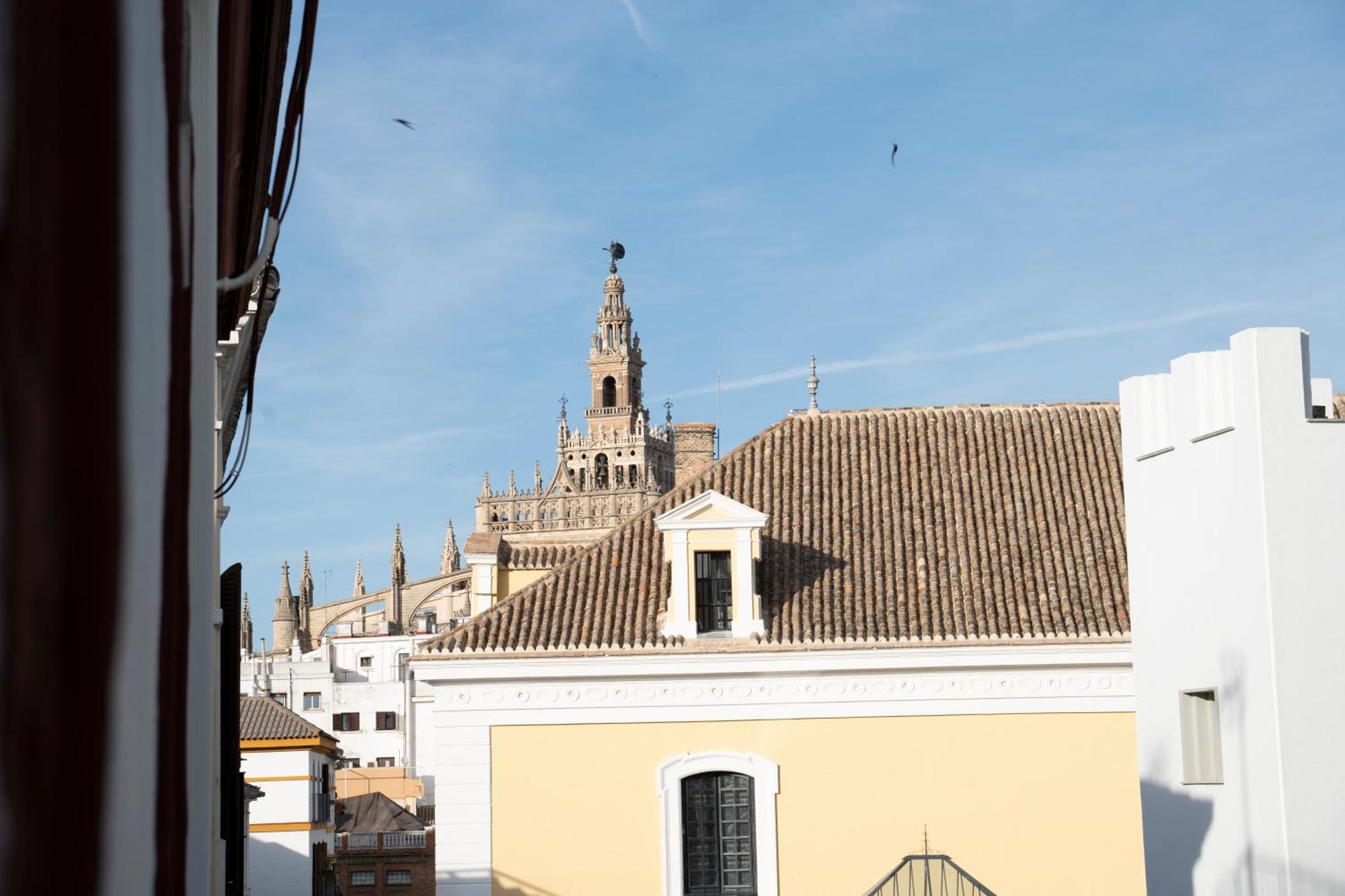 California Apartament Dos De Mayo Sevilla Bagian luar foto